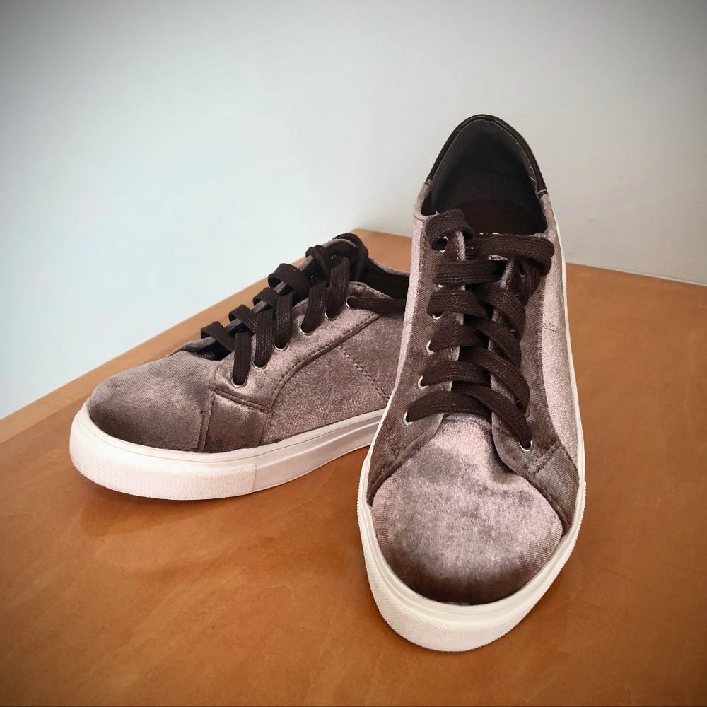 Catherine Malandrino NWT Brown Velvet Platform Sneakers 7.5M